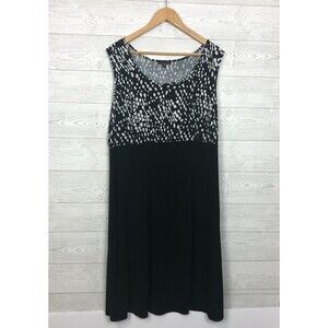True Envy Women's Size 20W Sleeveless Shift Dress Scoop Neck Black White